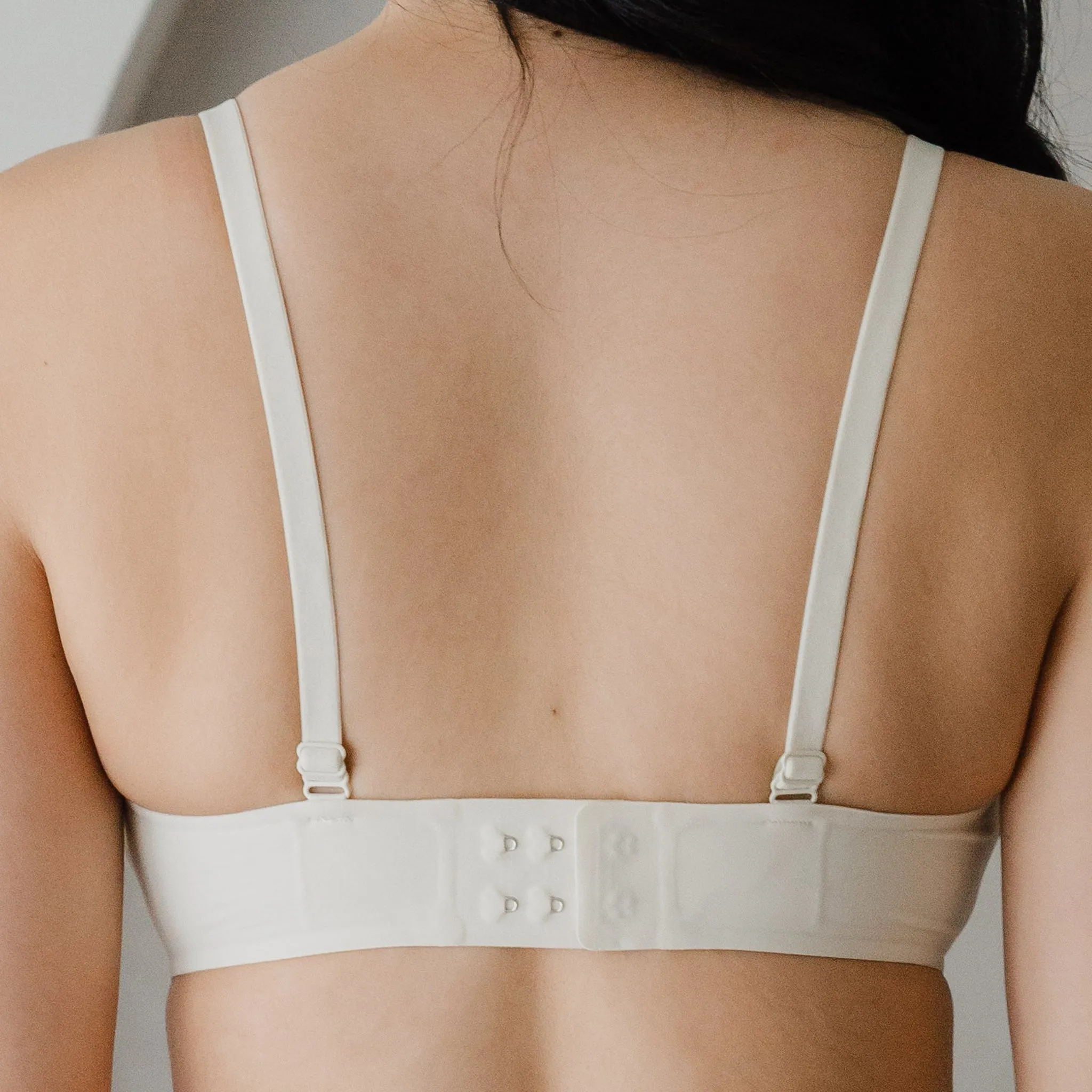 Air-Leisure! Scoop-Neck Lightly-lined Seamless Wireless Bra (Contour-fit Edition) in Soft Vanilla