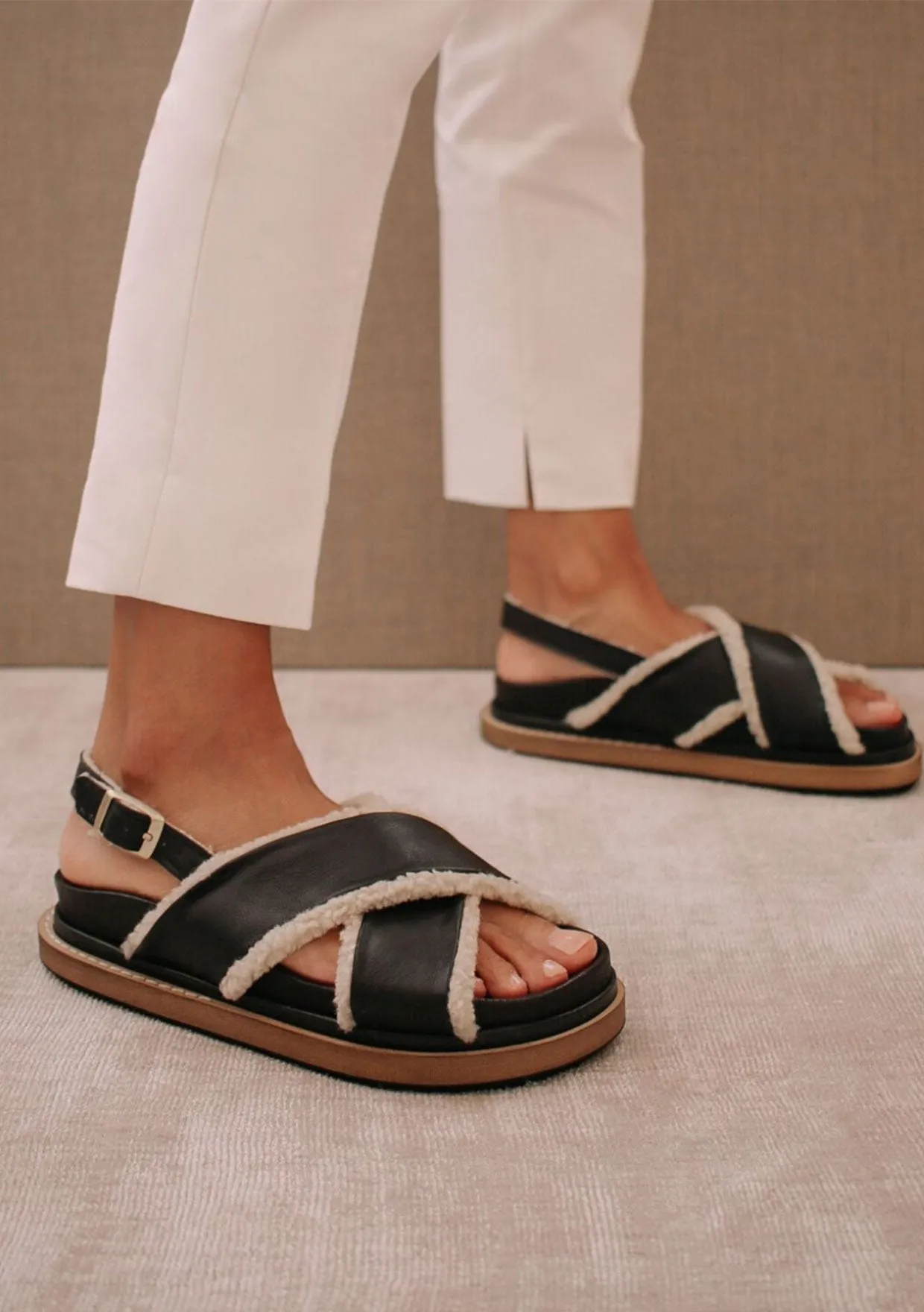 ALOHAS Marshmallow Black Leather Sandals