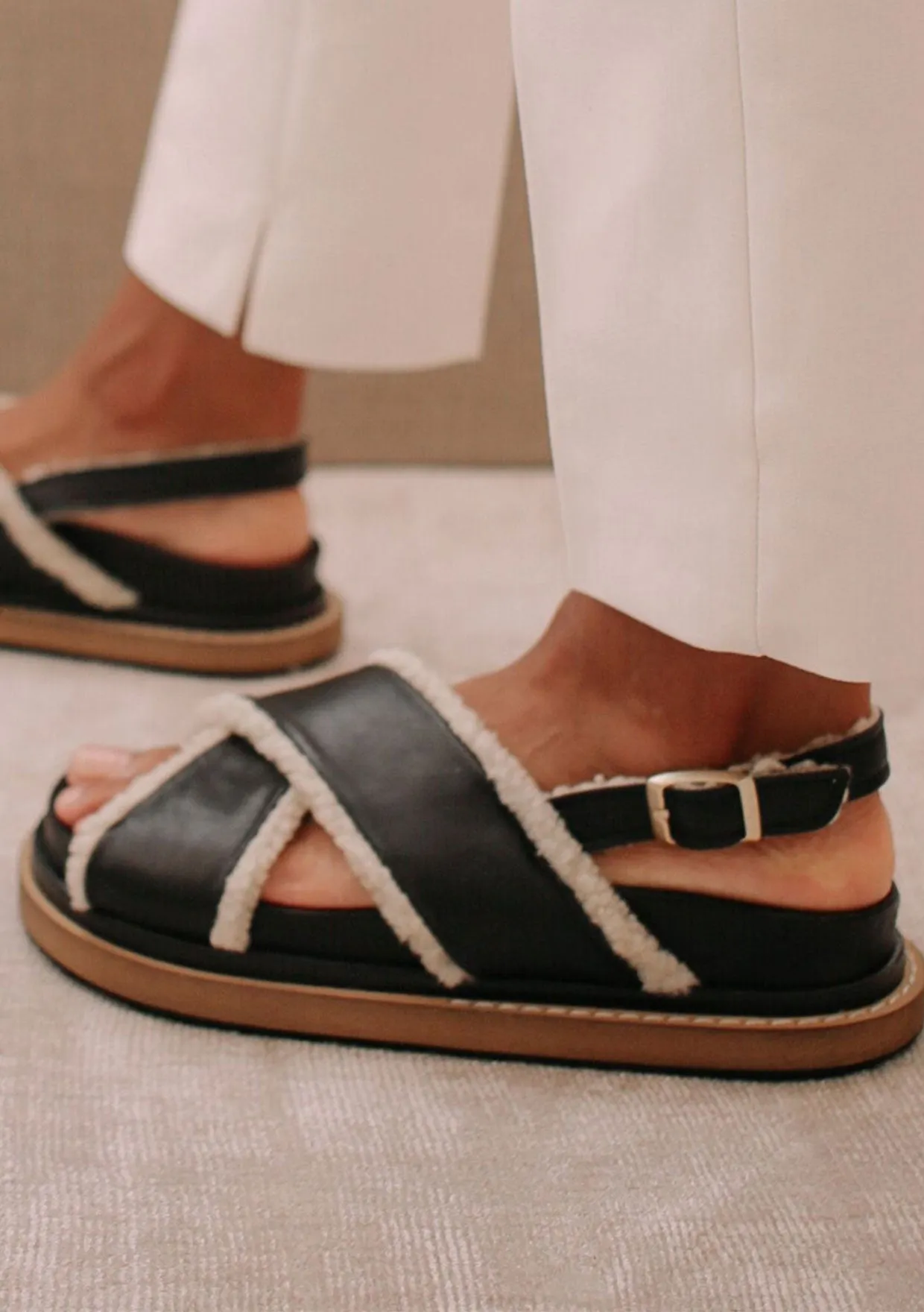 ALOHAS Marshmallow Black Leather Sandals