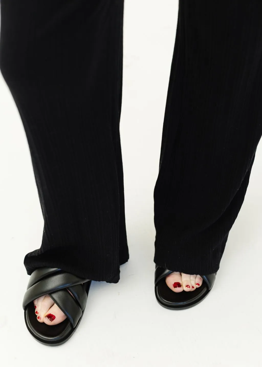 Anine Bing Lizzie Slides in Black