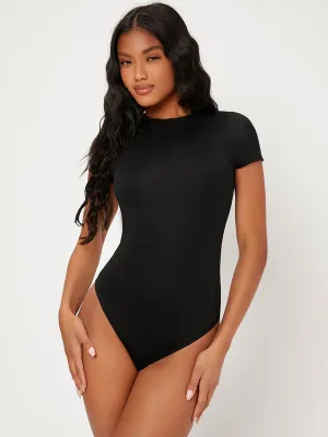 Cherry Vibes: Body Ajustado Unicolor para Mujer en