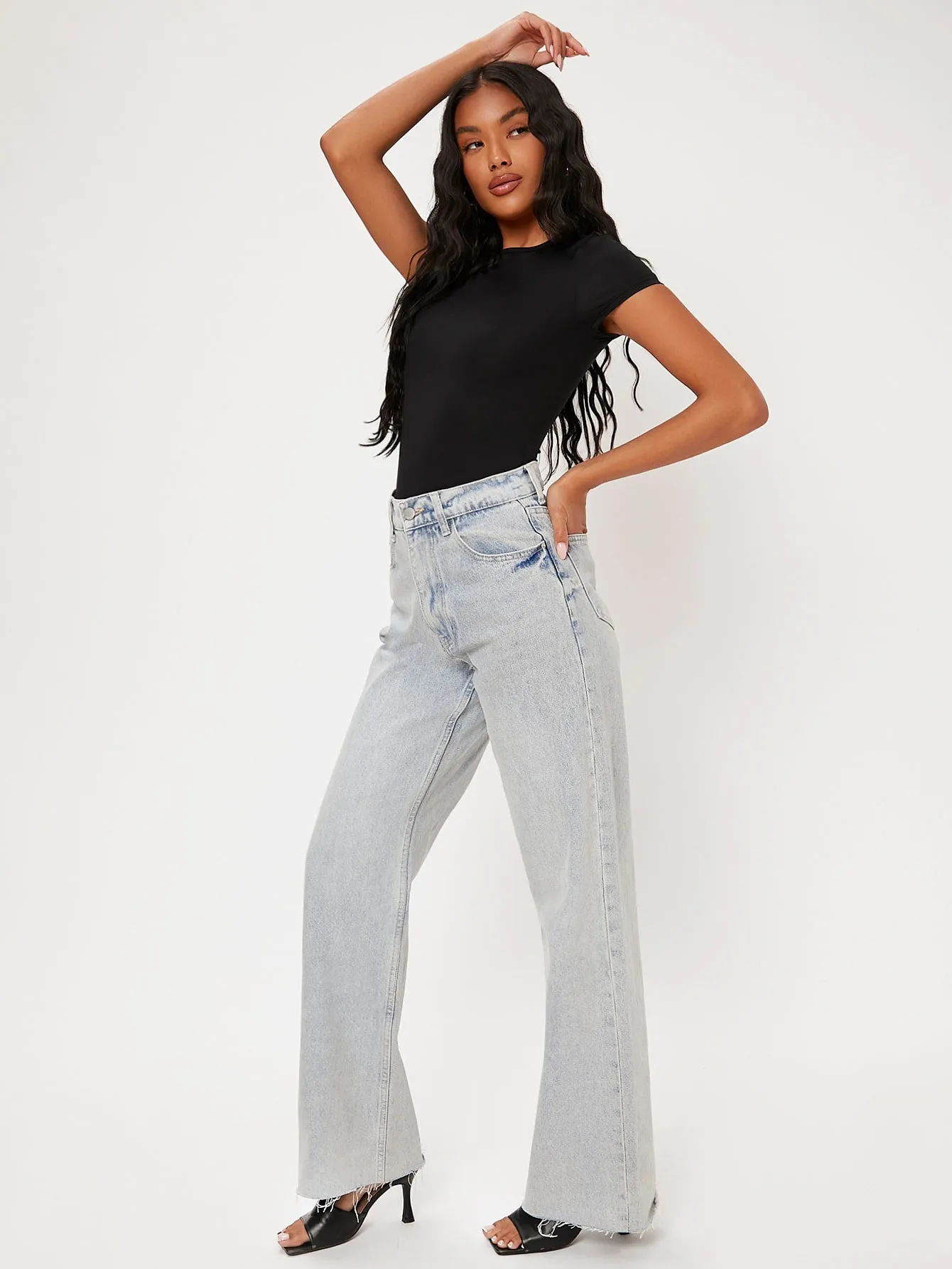 Cherry Vibes: Body Ajustado Unicolor para Mujer en