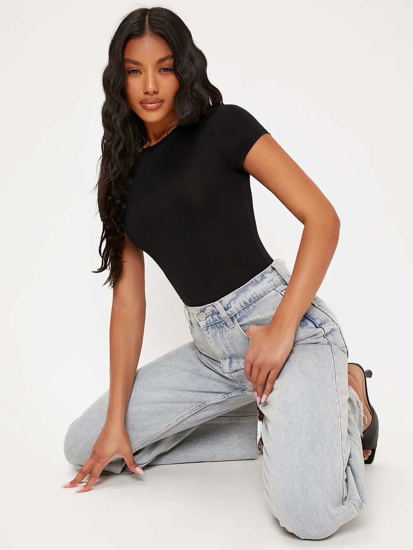 Cherry Vibes: Body Ajustado Unicolor para Mujer en