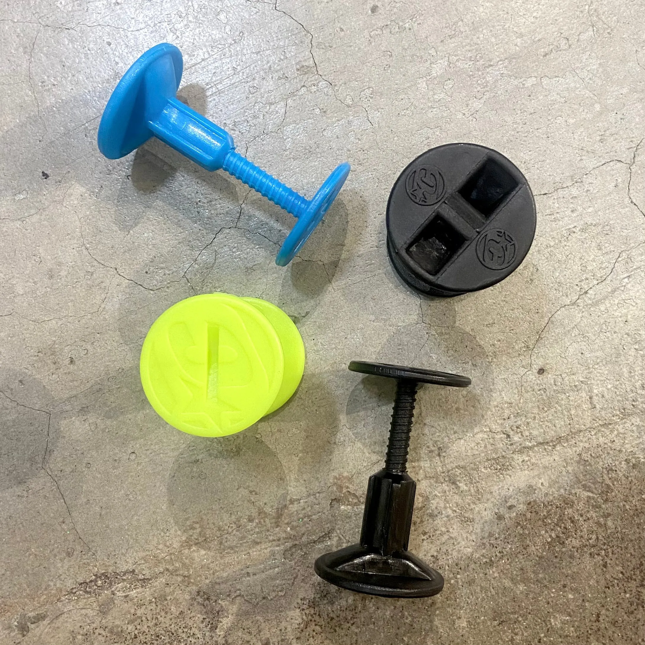 CREATURES OF LEISURE   BODYBOARD LEASH PLUGS