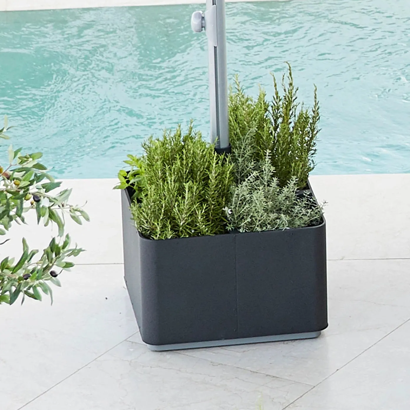 Grow Parasol Base  With Wheels