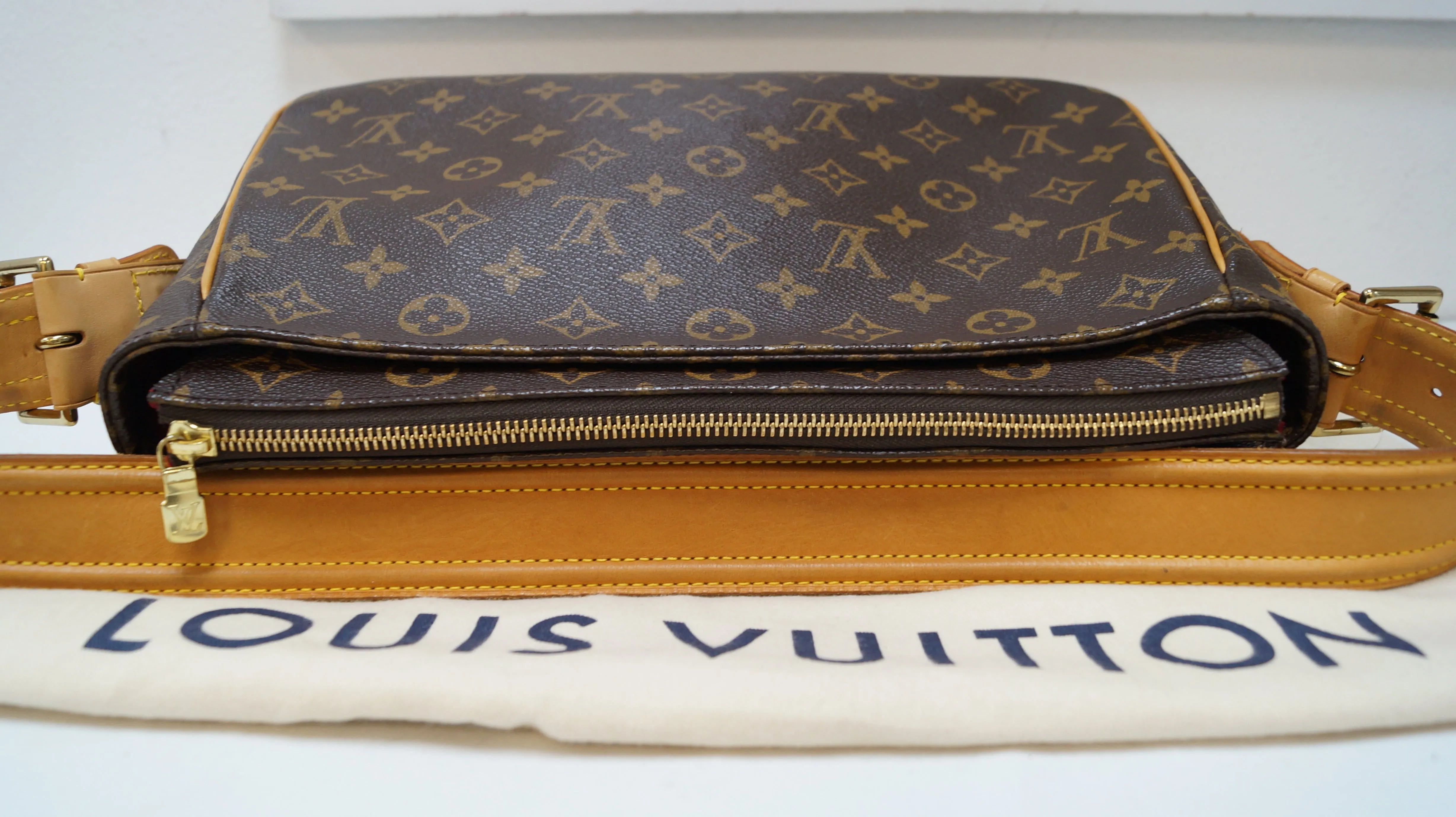 LOUIS VUITTON Monogram Canvas Multipli Cite Shoulder Bag