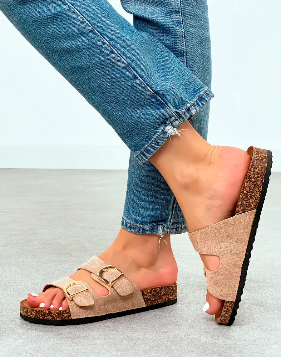 Mules Taupe en Suédine avec Double Sangle et Boucles Dorées – La Touche Neutre Chic