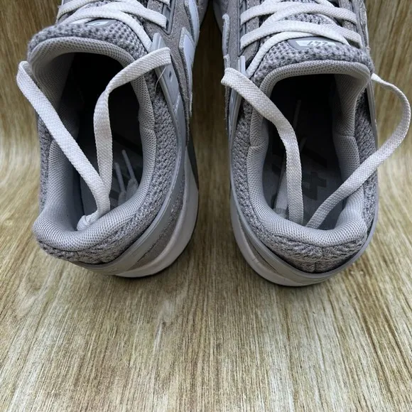 New Balance 247 Revlite Men's Size 9 Grey White Shoes Sneakers Athletic MS247FJ