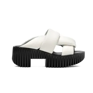 Plia Semo White