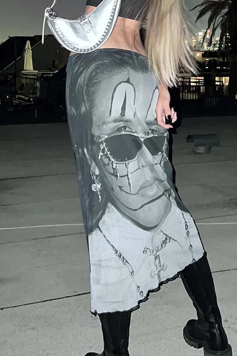 QK616 Portrait Print Midi Skirt