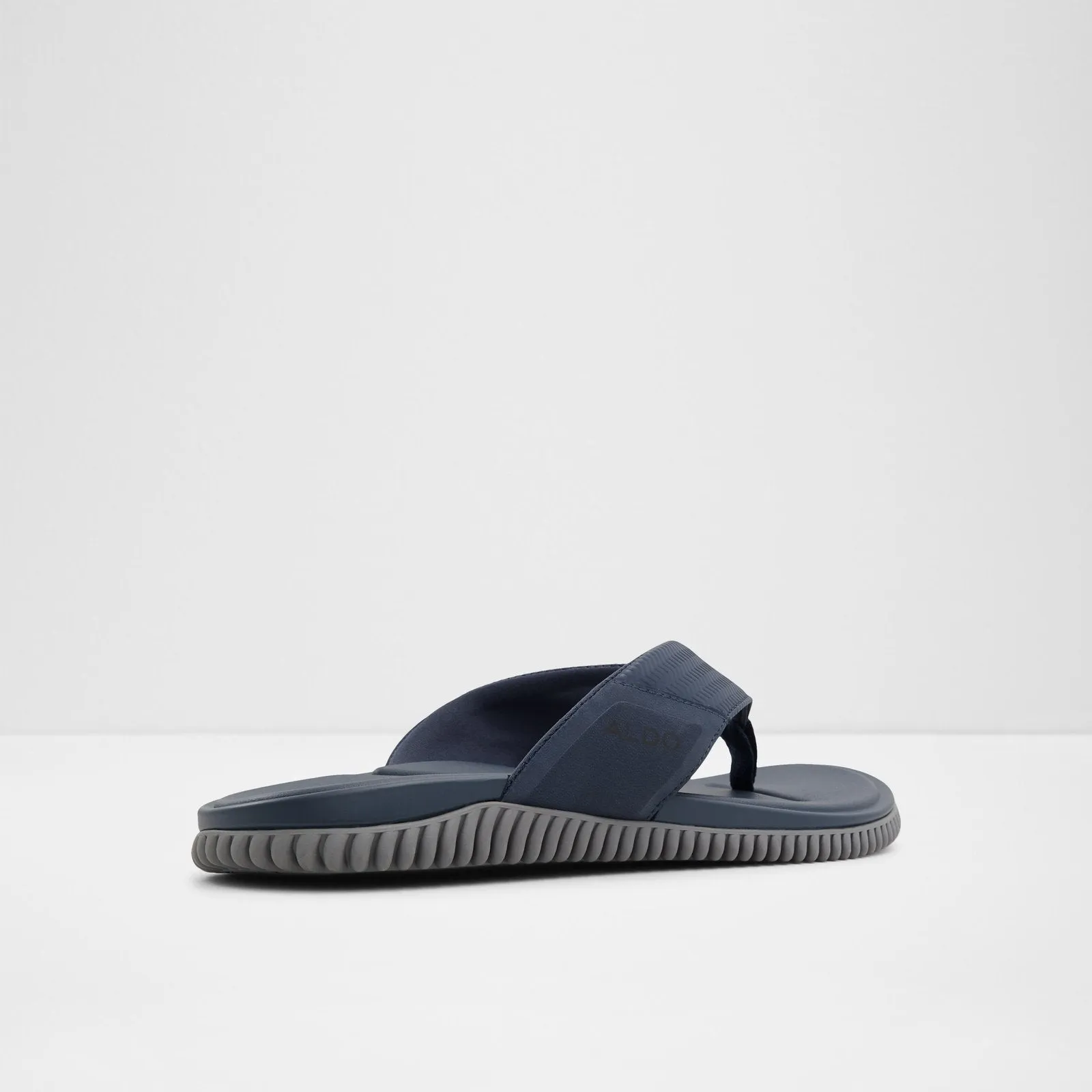 Riptide / Flat Sandals
