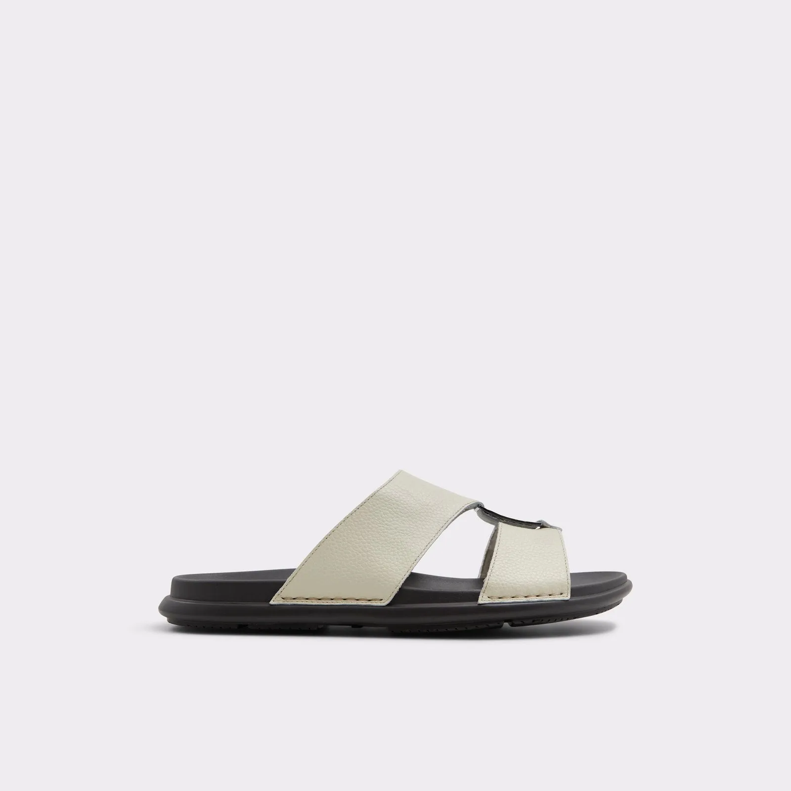 Salum / Flat Sandals