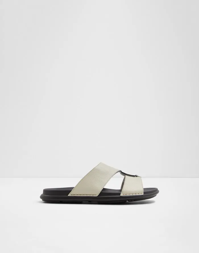Salum / Flat Sandals
