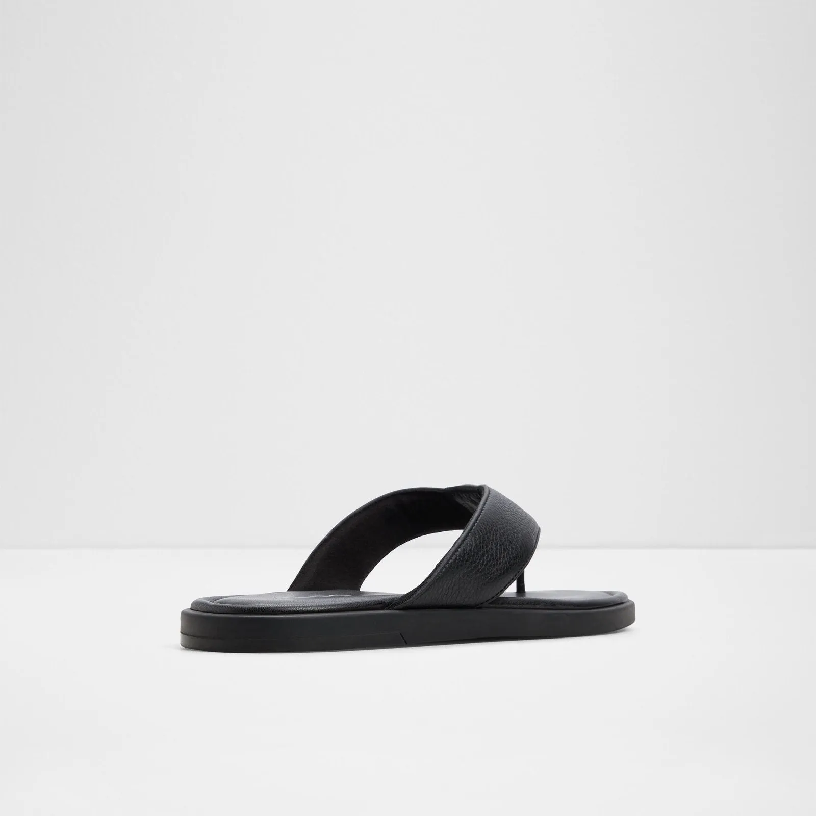 Tazzo / Flat Sandals