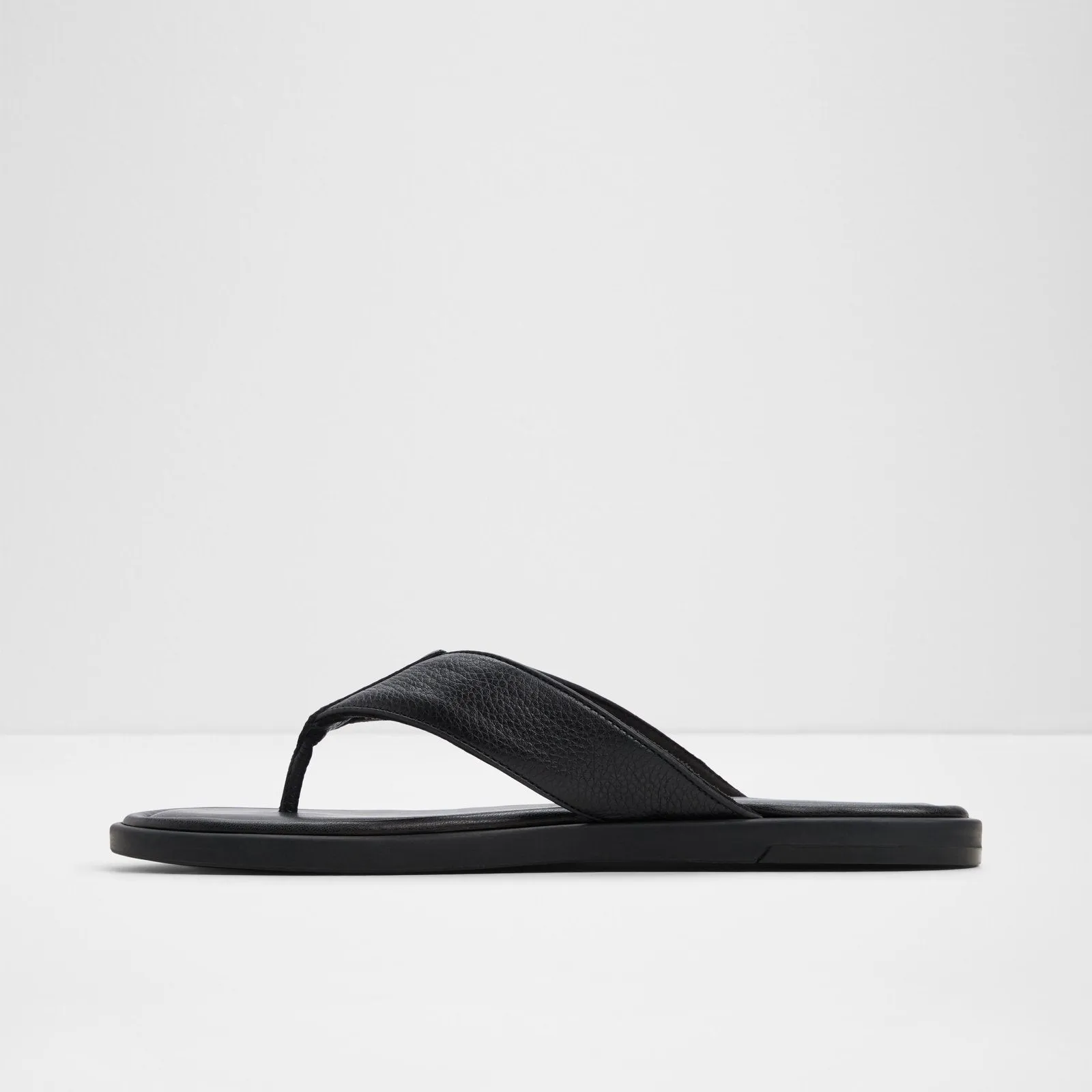 Tazzo / Flat Sandals