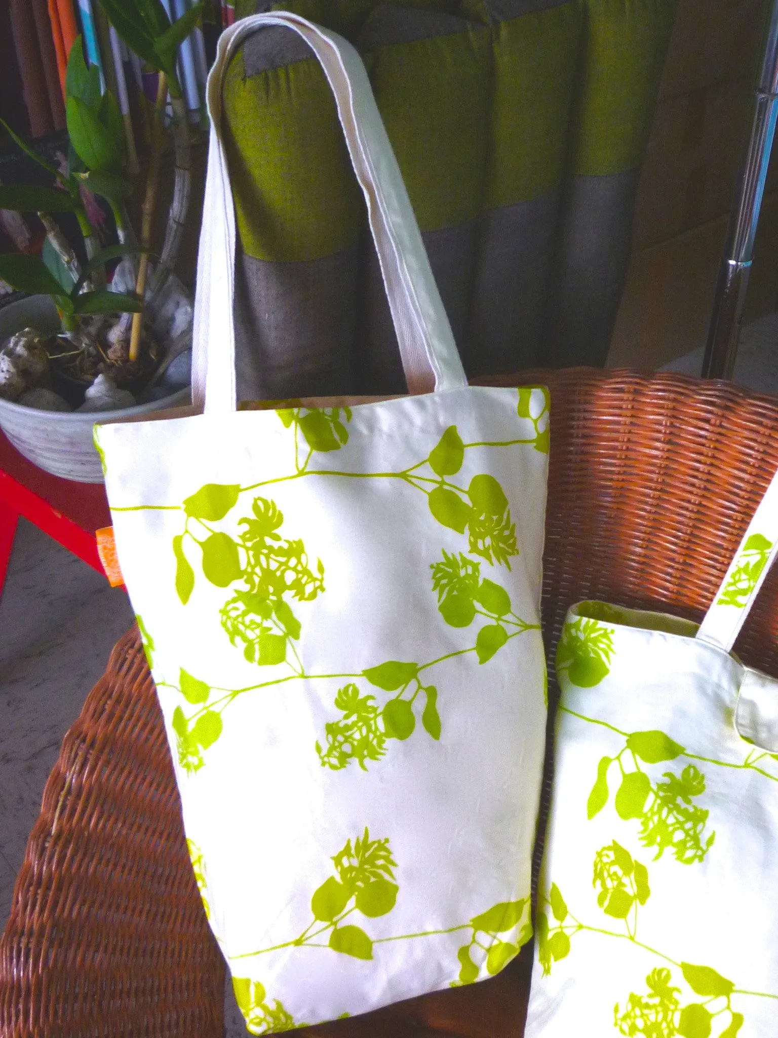 TOTE BAG LIME - NATIVE HAWAIIAN FLOWER NUKU I'WI