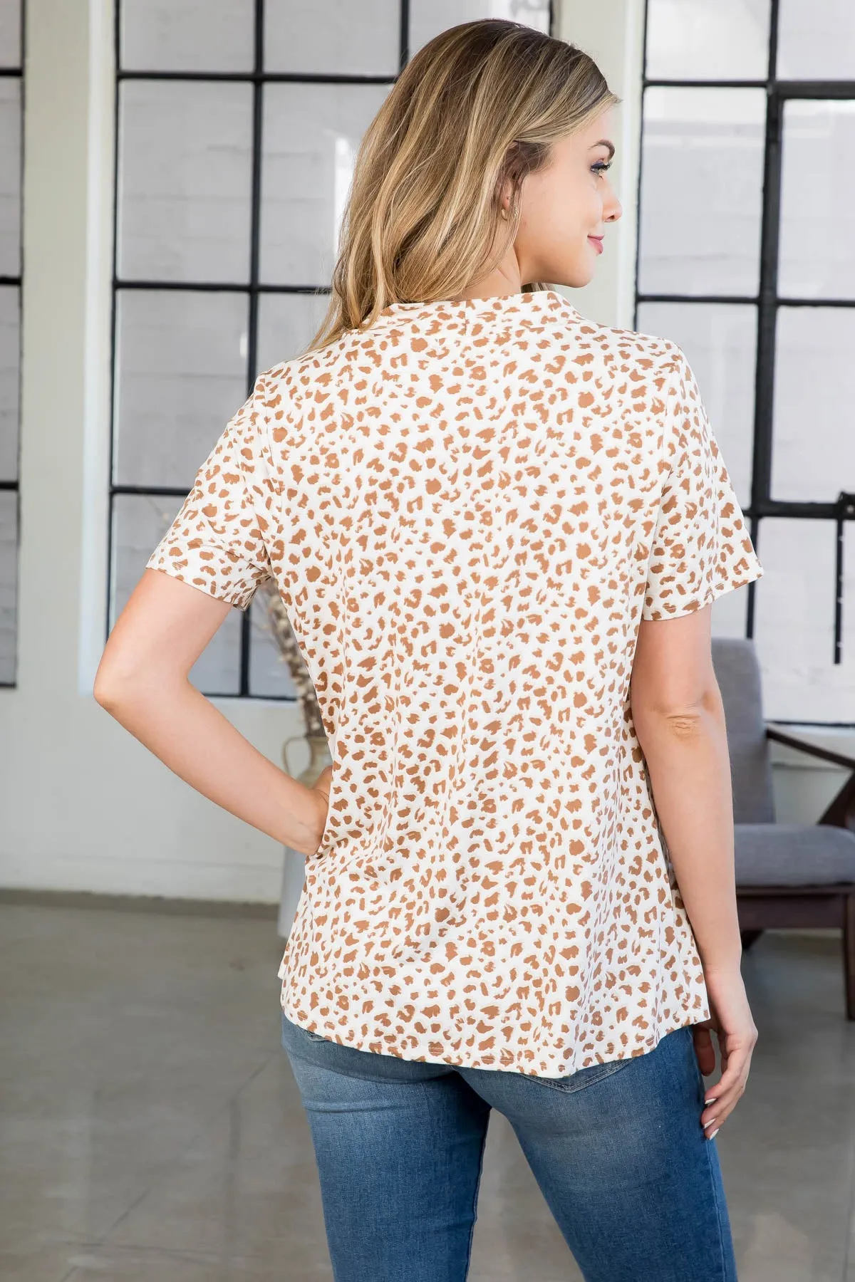 Twist Neckline Short Sleeve Leopard Top