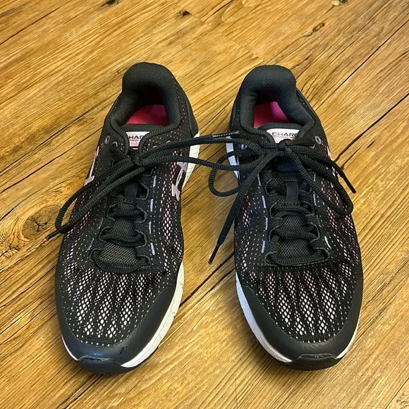 Under Armour Girls Shoes Black/Pink Size 6 New