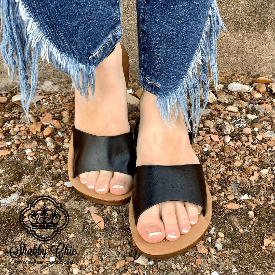 Yara Black Sandals